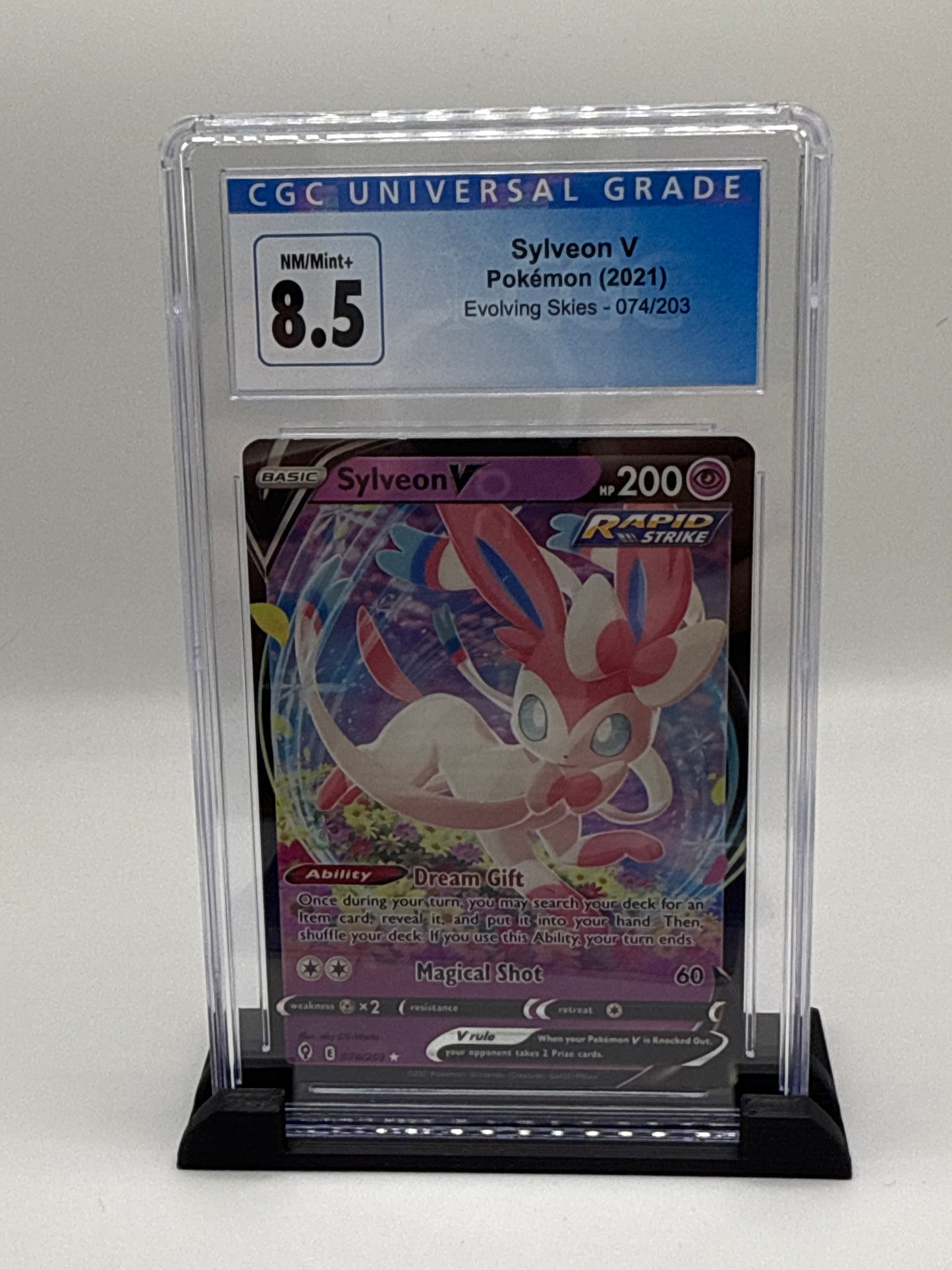 CGC 8.5 (NEW LABEL 9) 2021 Pokemon Sword and Shield Evolving Skies Sylveon V #74